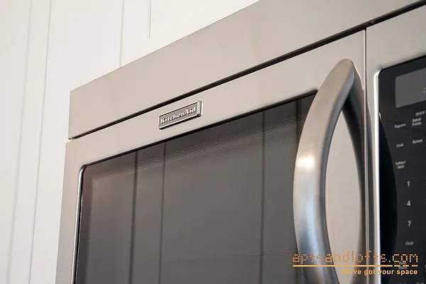 Rented by aptsandlofts.com | media 27