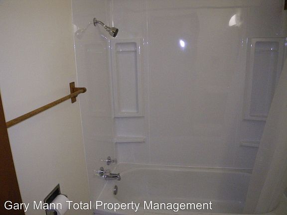 5th image of 165 Carswell Dr