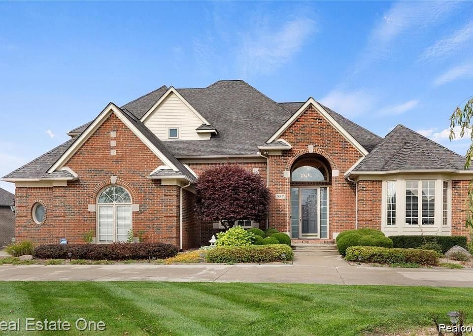 537 Eastlake Trl, Oxford, MI 48371 MLS 20230035716 Zillow