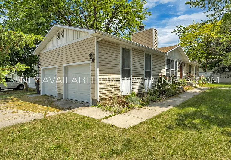 485 E 1150 N #4 — Photo 17