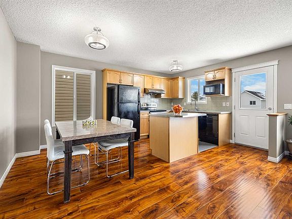 3rd image of 116 N Covepark Rise NE