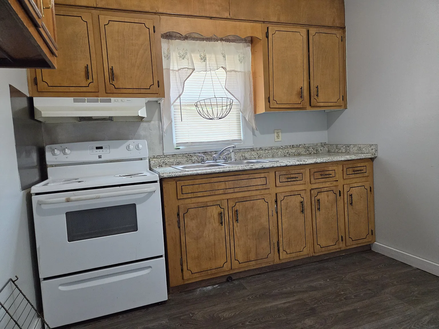 2037 Steiner Avenue - 1 — Photo 2