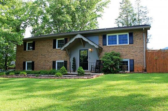 1st image of 3304 Martindale Dr