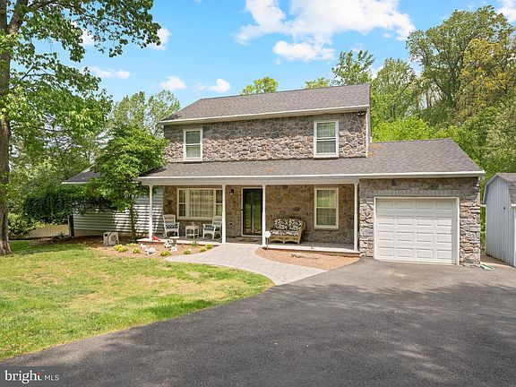 3rd image of 41 Dogwood Ln