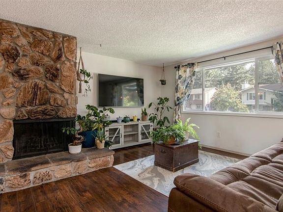 3rd image of 4009 E 38th Ave