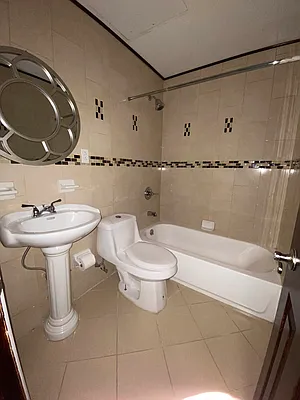 Rented by Hagstrom Management Inc | media 10