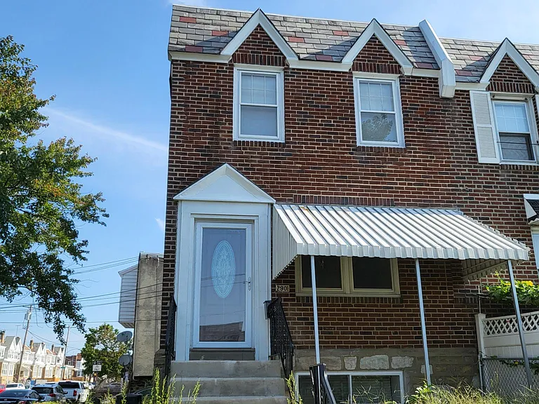 2901 Devereaux Ave — Photo 9