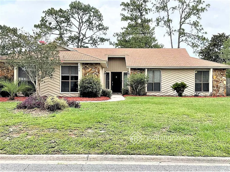 2466 Ridgecrest Ave — Photo 3