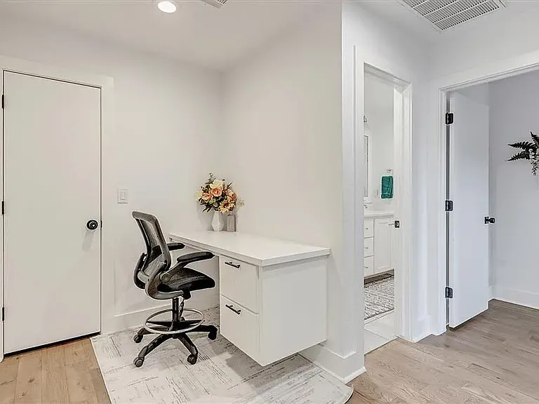 4910 Morris Ln — Photo 24