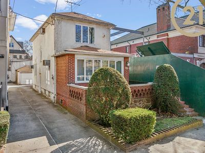 2071 E 2nd St, Brooklyn, NY, 11223