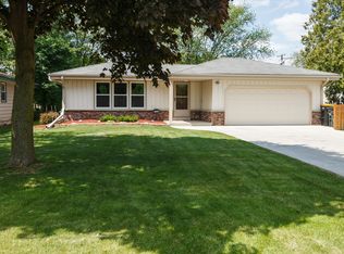 4297 N Mayfair Rd, Wauwatosa, WI 53222