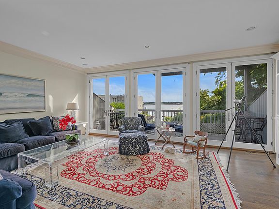 3rd image of 20 Sands Ct #20