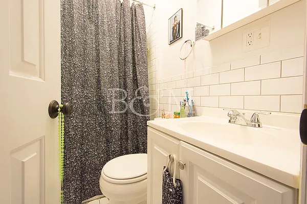 Rented by Highline Residential | media 7