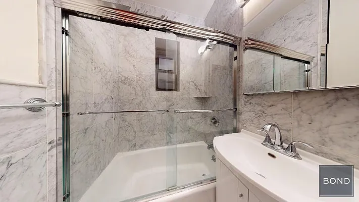 Rented by Bond New York | media 4