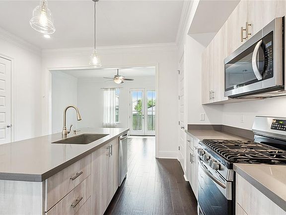 5th image of 3255 Derby Pl