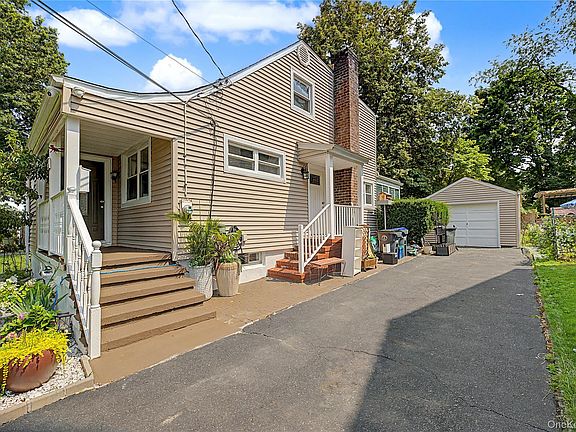 3rd image of 12 Saratoga Road