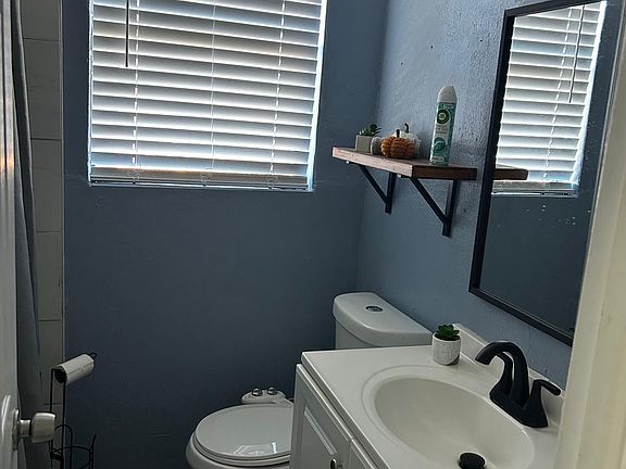 2nd image of 1153 McDuff Ave S #3
