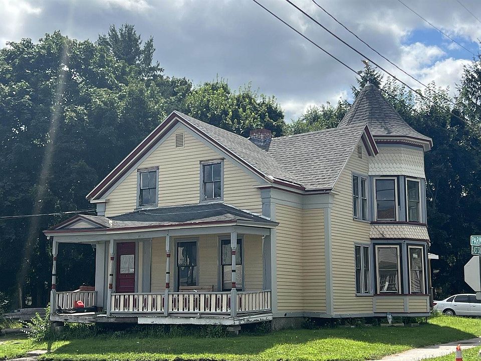 2nd image of 67 Parker St