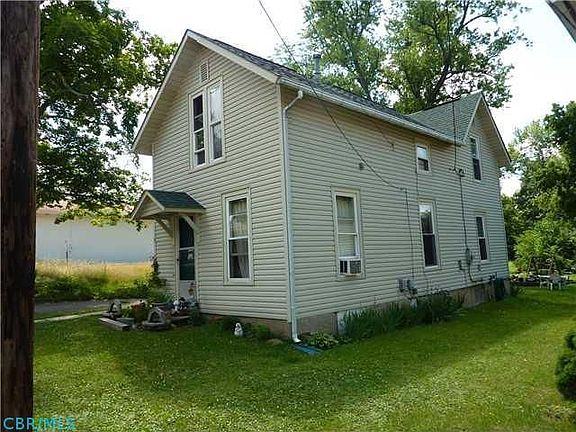 2nd image of 63 Wallace St