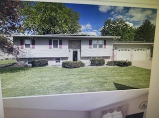 404 Birch Dr, Fredericksburg, IA 50630