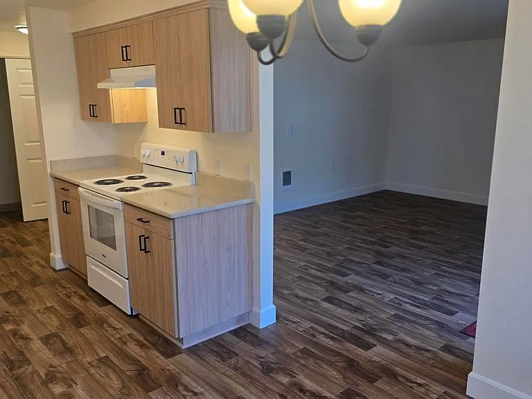 Winfou06-Columbia Village Apartments — Photo 23
