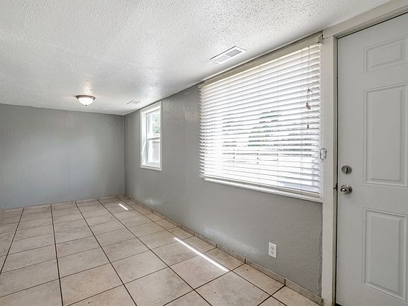4th image of 612 Darling St