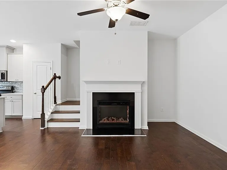 4917 Longview Walk — Photo 6