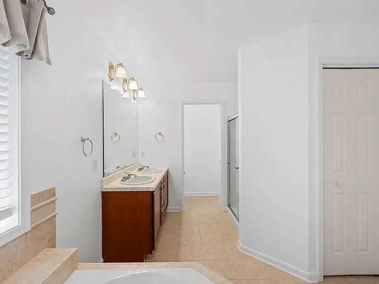 2 Oakline Ct — Photo 39