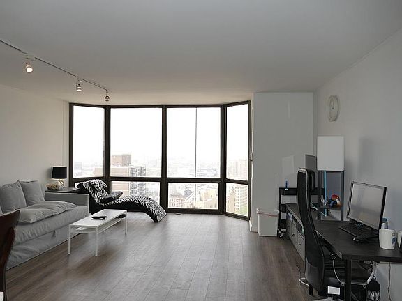2nd image of 2650 N Lakeview Ave APT 2405