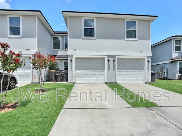 8421 McGirts Village Ln, Jacksonville, FL 32210