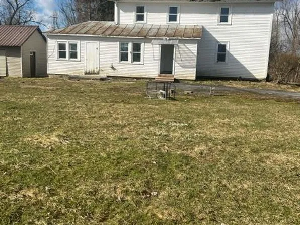 8990 Greiner Rd, Clarence, NY 14031