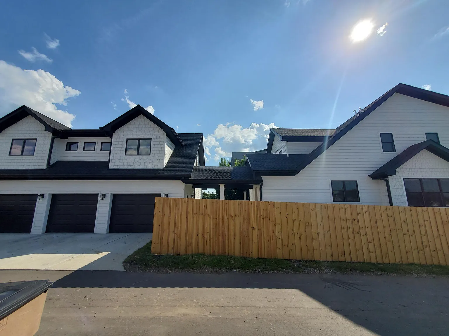 4 bed, 3.5 bath, 3000 sqft, $4,350 — Photo 3