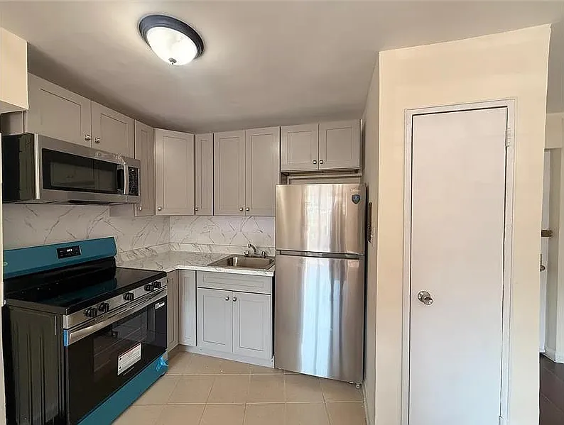 2911 Brighton 5th St #1