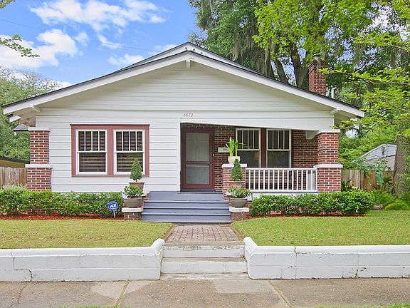 An Adorable Bungalow!