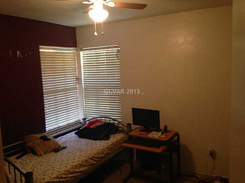 1st image of 701 Reagan Dr