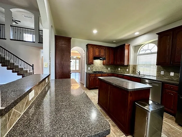 7005 Crenshaw Ln — Photo 28