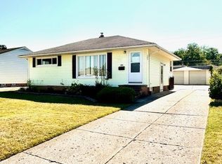 4604 Winter Ln, Brooklyn, OH