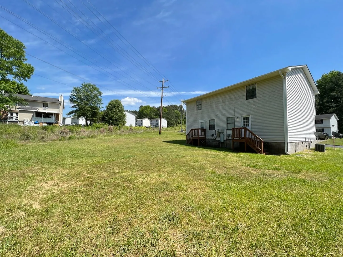 Updated 2 Bedroom Duplex in Durham — Photo 4