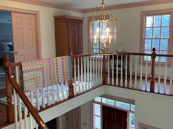 4th image of 6929 Glenellyn Dr