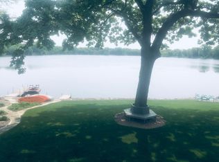 11 W Golden Lake Rd, Circle Pines, MN 55014