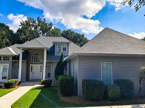 2nd image of 20 Dogwood Cir