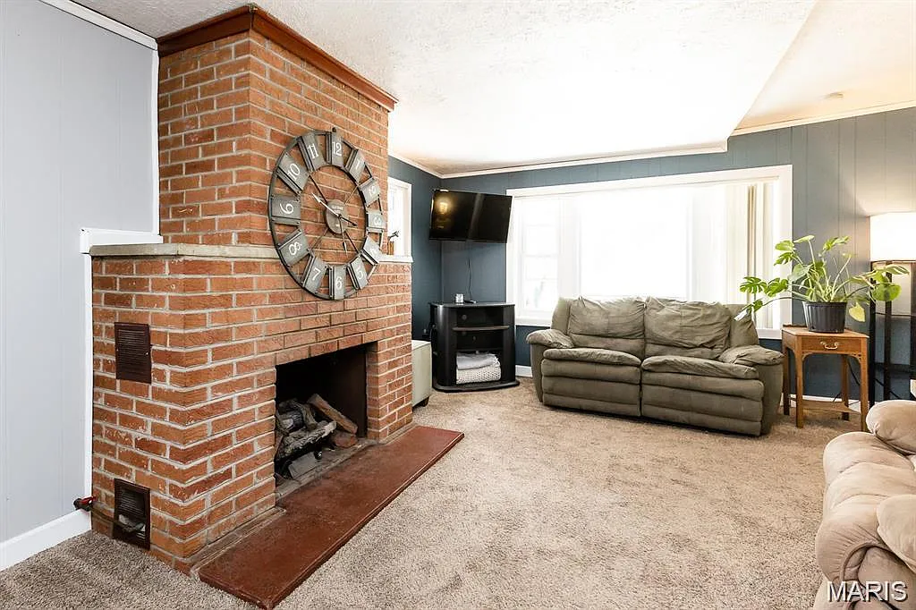 3 bed, 1.0 bath, 1806 sqft, $1,695 — Photo 4