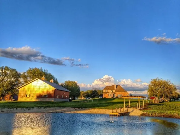 1333 Woodlawn Rd, Lee, IL 60530