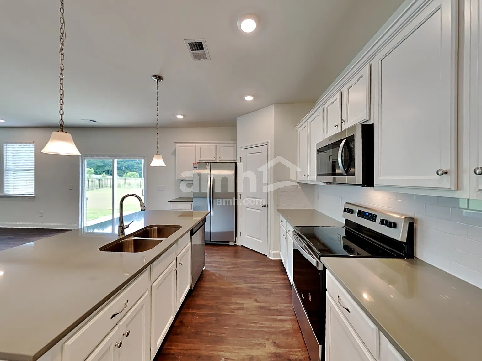 5 bed, 3.0 bath, 2513 sqft, $2,735 — Photo 4