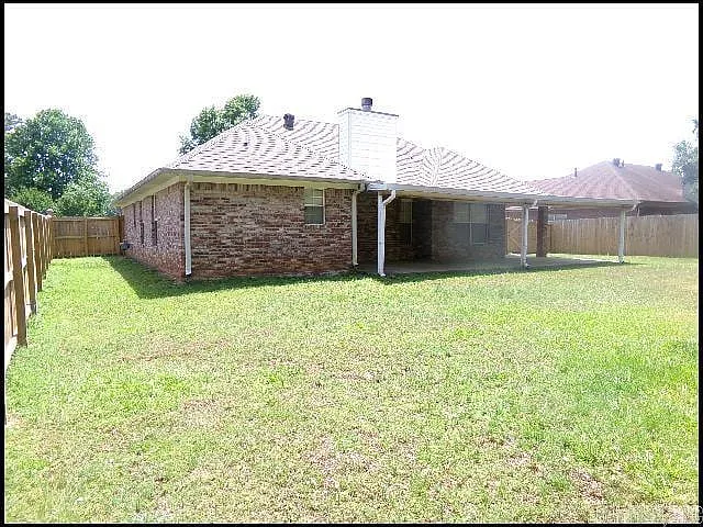1024 Colonial Dr — Photo 12