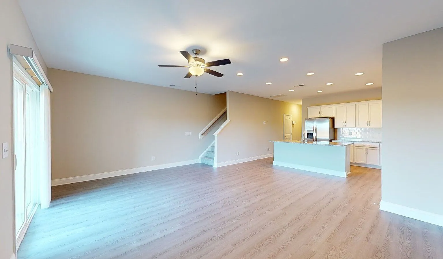 3 bed, 2.5 bath, 1658 sqft, $1,800 — Photo 3