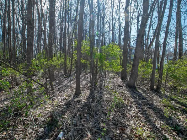 2620 Emerson Forest Pkwy, South Bend, IN 46614