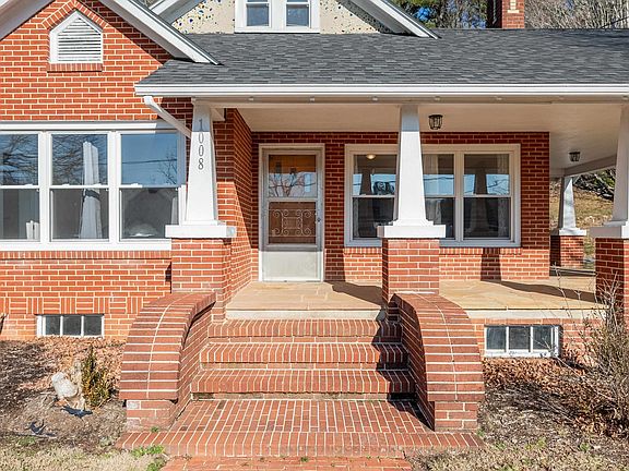 4th image of 1008 W Stuart Dr
