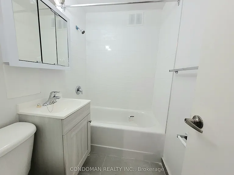 852 Broadview Ave #105 — Photo 6