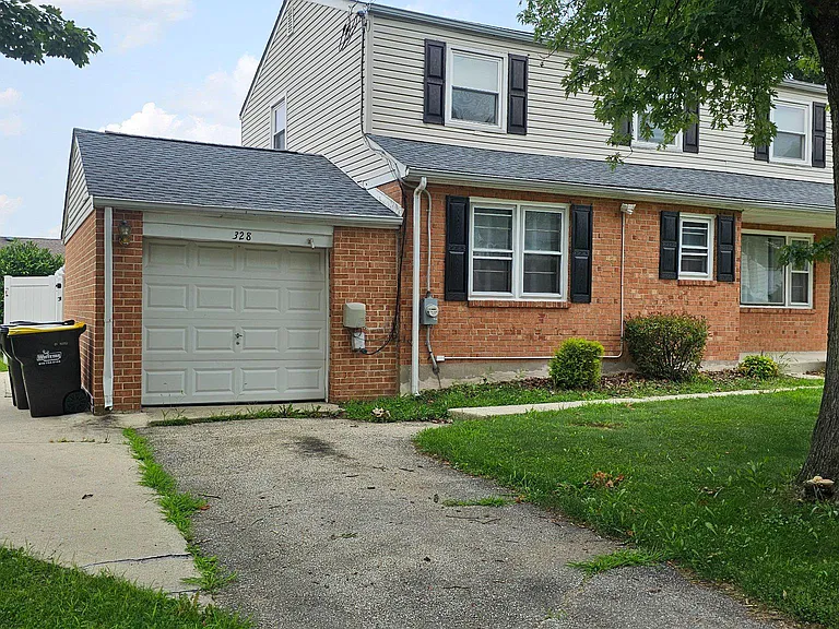 328 Rees Dr — Photo 3